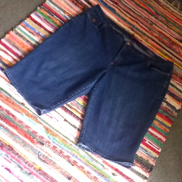 Gloria Vanderbilt  Blue  Denim Amanda Skimmer Short-#1689+ - Picture 7 of 12